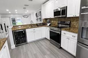 754 NW 208th Dr, Pembroke Pines, FL 33029 - Photo 4