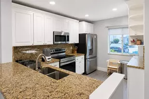 754 NW 208th Dr, Pembroke Pines, FL 33029 - Photo 4