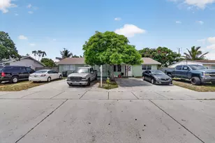 3088 Prince Dr, Lake Worth, FL 33461 - Photo 2