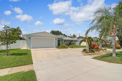 27 Willow Road, Tequesta, FL 33469 - Photo 2