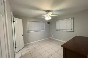105 SE 15th St, Deerfield Beach, FL 33441 - Photo 4