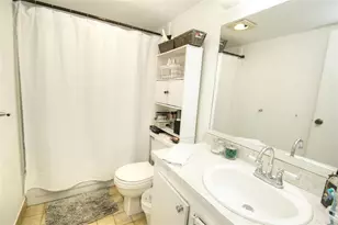 8401 Lagos De Campo Blvd, Tamarac, FL 33321 - Photo 8