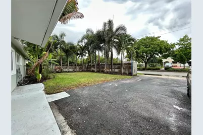 5950 NE 6th Avenue, Oakland Park, FL 33334 - Photo 24