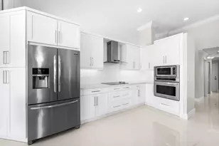 10287 NW 53rd Ct, Coral Springs, FL 33076 - Photo 8