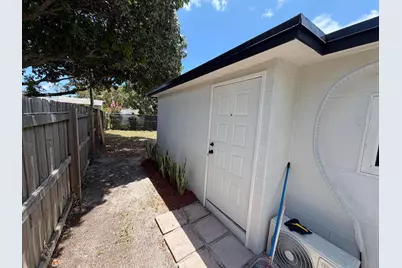 912 Montego Drive, West Palm Beach, FL 33415 - Photo 18