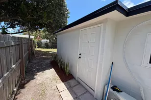 912 Montego Dr, West Palm Beach, FL 33415 - Photo 18