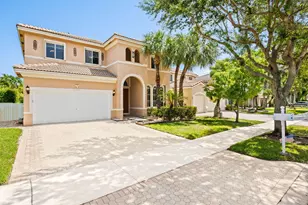 19389 SW 64th St, Pembroke Pines, FL 33332 - Photo 2