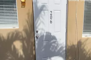204 NE 10th Ave, Fort Lauderdale, FL 33301 - Photo 6