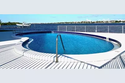 301 Croton Avenue #407, Lantana, FL 33462 - Photo 2