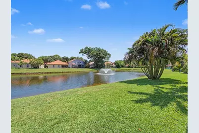 1019 Via Jardin, Riviera Beach, FL 33418 - Photo 2