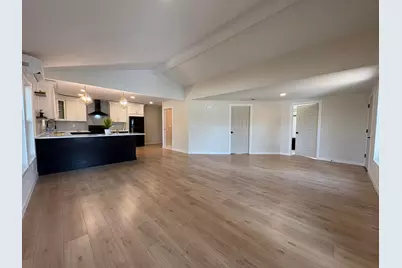 6948 Dartmouth Avenue N, Saint Petersburg, FL 33710 - Photo 6