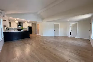 6948 Dartmouth Ave N, Saint Petersburg, FL 33710 - Photo 6