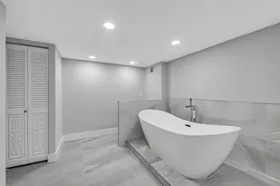 2751 S Ocean Dr, Hollywood, FL 33019 - Photo 30