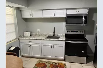 813 9th Avenue N #B, Lake Worth Beach, FL 33460 - Photo 4