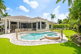 10800 Blue Palm St, Plantation, FL 33324 - Photo 2