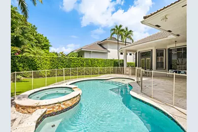 10800 Blue Palm Street, Plantation, FL 33324 - Photo 2