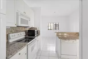 7937 Exeter Cir E, Tamarac, FL 33321 - Photo 6