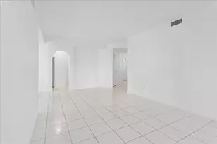 7937 Exeter Cir E, Tamarac, FL 33321 - Photo 4