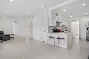 218 Glouchester St, Boca Raton, FL 33487 - Photo 4