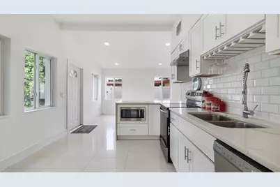 218 Glouchester Street, Boca Raton, FL 33487 - Photo 8