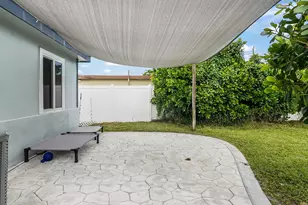 218 Glouchester St, Boca Raton, FL 33487 - Photo 28