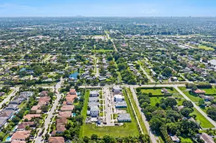 13044 Davie Oaks Dr, Davie, FL 33325 - Photo 8