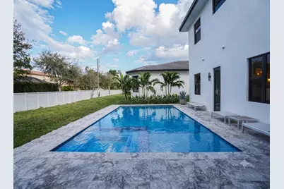 13044 Davie Oaks Drive, Davie, FL 33325 - Photo 6