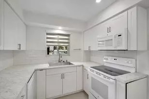 19001 NE 14th Ave, Miami, FL 33179 - Photo 8
