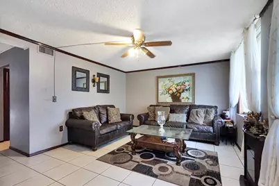 1067 W 43rd Place #68, Hialeah, FL 33012 - Photo 2