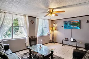 1067 W 43rd Pl, Hialeah, FL 33012 - Photo 4