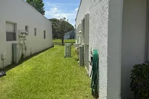 197 Lake Susan Ln, West Palm Beach, FL 33411 - Photo 22