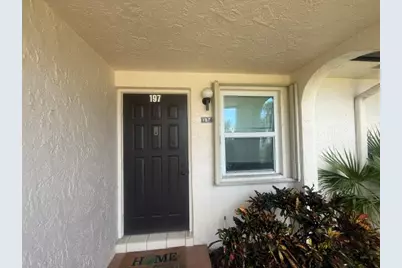 197 Lake Susan Lane, West Palm Beach, FL 33411 - Photo 2