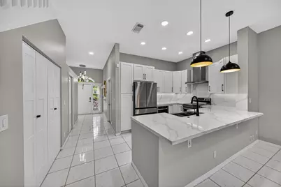 835 NE 17th Way, Fort Lauderdale, FL 33304 - Photo 2