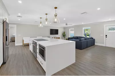 135 SE 28th Court, Boynton Beach, FL 33435 - Photo 10