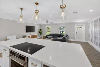 135 SE 28th Court, Boynton Beach, FL 33435 - Photo 8