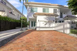 1812 NE 26th Ave, Fort Lauderdale, FL 33305 - Photo 1
