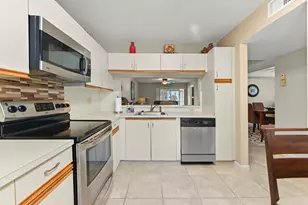 7618 Tahiti Ln, Lake Worth, FL 33467 - Photo 6