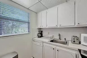 232 Farnham J, Deerfield Beach, FL 33442 - Photo 24