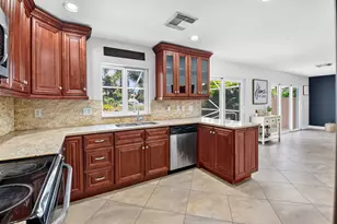 6233 Willoughby Cir, Lake Worth, FL 33463 - Photo 12
