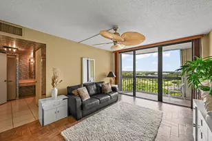 2425 Presidential Way, West Palm Beach, FL 33401 - Photo 6
