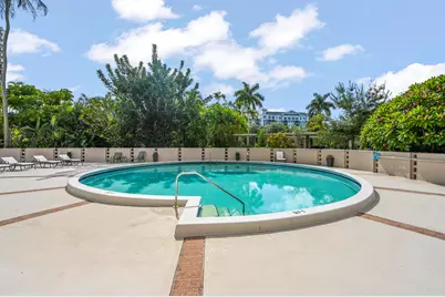 2425 Presidential Way #1006, West Palm Beach, FL 33401 - Photo 16
