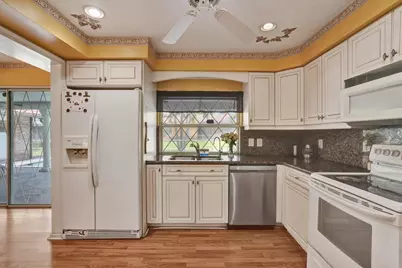 3145 NW 116th Avenue, Coral Springs, FL 33065 - Photo 12