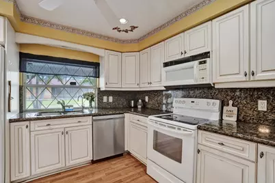 3145 NW 116th Avenue, Coral Springs, FL 33065 - Photo 12