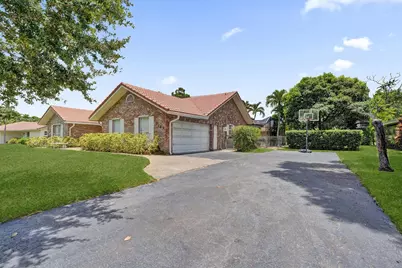 3145 NW 116th Avenue, Coral Springs, FL 33065 - Photo 2