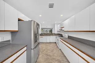 1998 NE 7th St, Deerfield Beach, FL 33441 - Photo 16