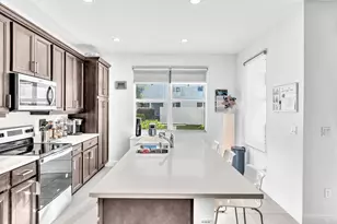 556 Sanderling Cir, Deerfield Beach, FL 33442 - Photo 12