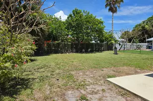 337 Hernando St, Fort Pierce, FL 34949 - Photo 4