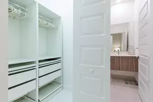 8045 NW 104th Ave, Doral, FL 33178 - Photo 16