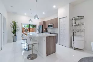 8045 NW 104th Ave, Doral, FL 33178 - Photo 6