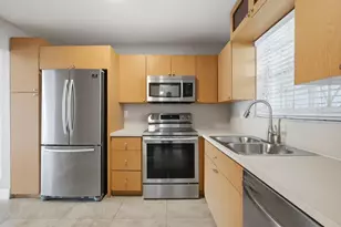 7980 N French Dr, Pembroke Pines, FL 33024 - Photo 12